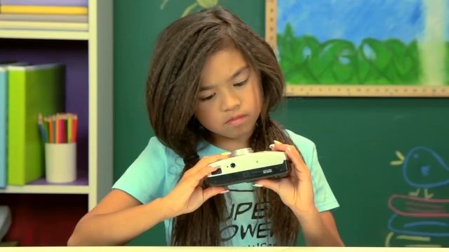 KIDS REACT TO OLD CAMERAS смотреть онлайн