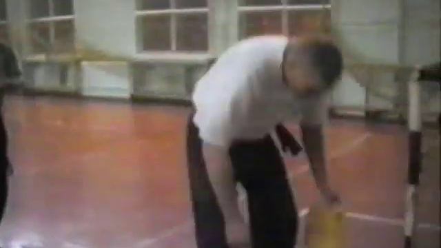 Рукопашный бой:разрушение доски ударом руки,3 и 2,5 см смотреть онлайн