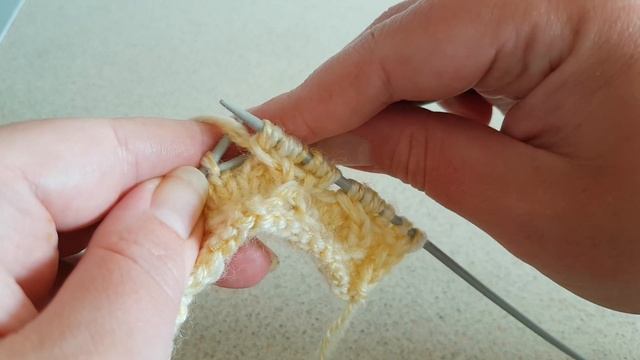 Вязание спицами. Красивый простой узор "пчелиные соты" часть 2. Handknitting смотреть онлайн