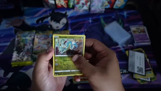 Opening Evolving Skies Elite Trainer Box & Eevee Heroes! смотреть онлайн