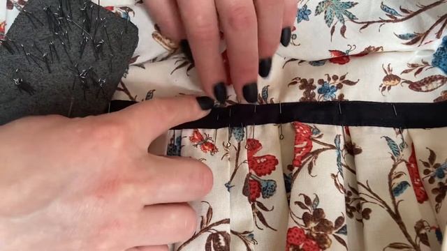 Традиционные ремёсла. Пошив подгрудного сарафана. Занятие 24. Притачивание декоративного элемента. смотреть онлайн