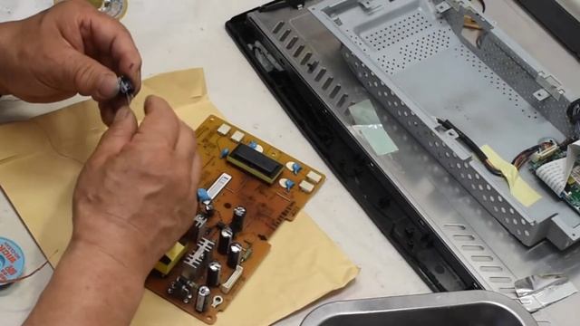 電源が入らないモニターを修理する смотреть онлайн