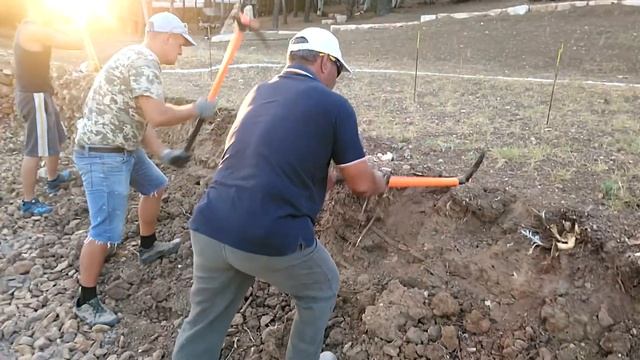 Амфитеатр 2. Роем площадку вручную смотреть онлайн