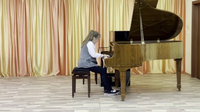 Микерина Софья-Августина Апатиты 10 лет Ж.Ф.Рамо Менуэт соль минор, Ж.Шмит Сонатина Ля мажор 1 част смотреть онлайн