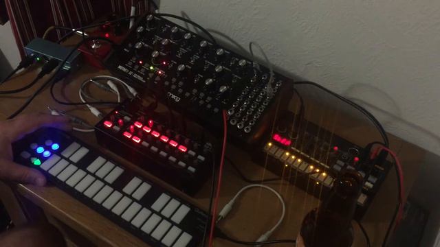Moog Mother 32/Korg SQ 1/Volca Beats/QuNexus Live Jam - The Post смотреть онлайн