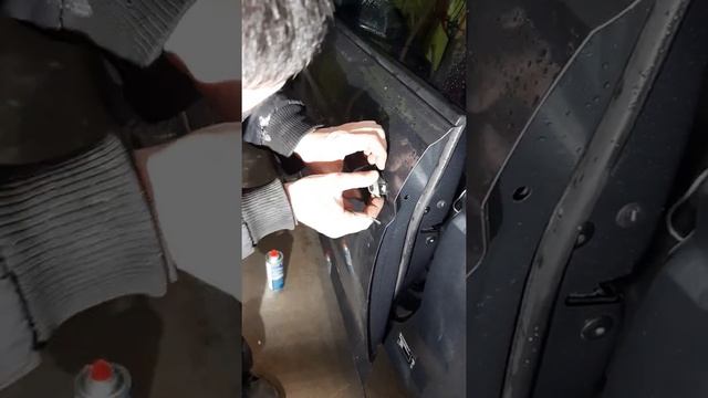 как снять ручку открывания двери VW Touran 2016 смотреть онлайн