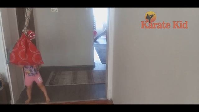 Eğlenceli Çocuk Karate Dersleri - Karate Dersleri - Komik Karate Antrenmanı - Karate Kıd #cobrakai смотреть онлайн