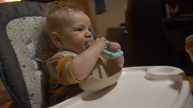 Baby-led Teething Spoon - Munchkin Baby Toon Elephant Silicone Teething Spoon смотреть онлайн