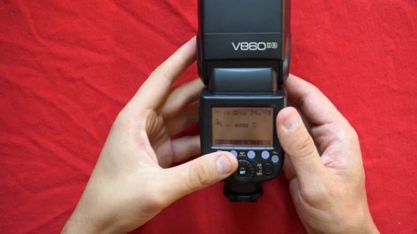Лучшая вспышка?! Godox V860IIs Распаковка и обзор Unboxing and Review