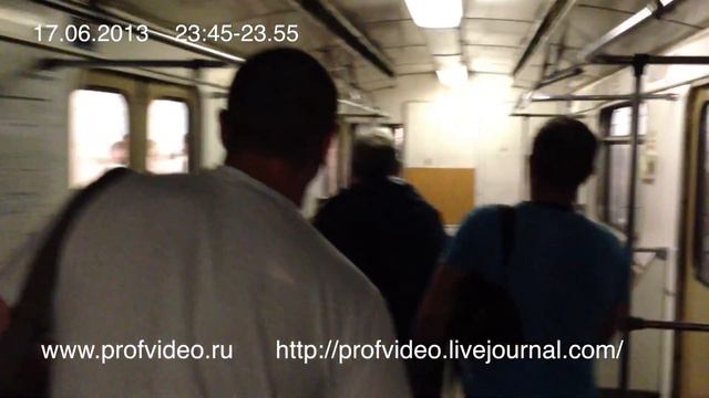 Видео последствий прыжка человека под поезд метро в Москве 17 июня 2013 года смотреть онлайн