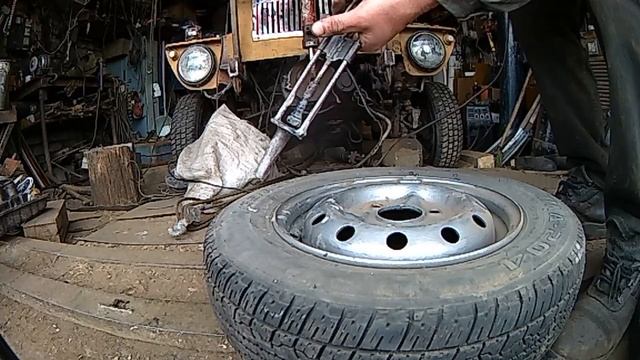 замена вентиля бескамерной шины смотреть онлайн