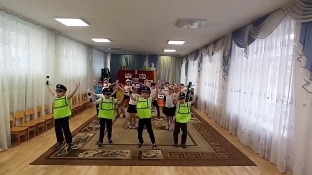 Флешмоб Правила дорожные знать каждому положено смотреть онлайн