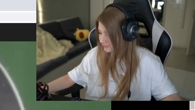 ГАЕЧКА СМОТРИТ КАК МЕНЯЛСЯ ХЕСУС смотреть онлайн