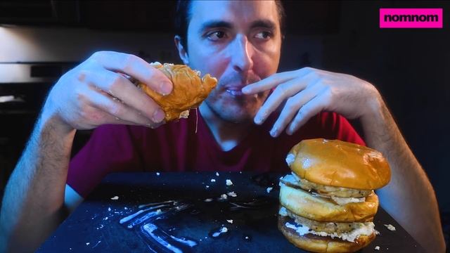 GIANT GREEK BIG MAC CHICKEN BURGERS! TZATZIKI SAUCE ! * MUKBANG * | NOMNOMSAMMIEBOY смотреть онлайн