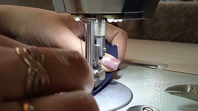 Лапка для вшивания потайной молнии/замена молнии в брюках. смотреть онлайн