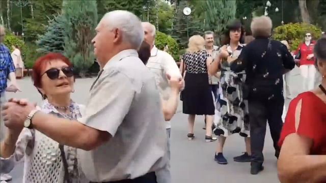 ЦЕЙ СОН, ЦЕЙ СОН ХАРЬКОВ ЛЕТО 2023 ТАНЦЫ В ПАРКЕ УКРАИНА #dance #kharkiv смотреть онлайн
