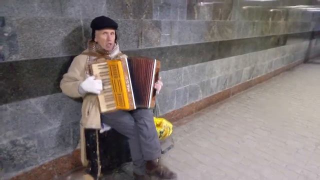 Уличный музыкант смотреть онлайн