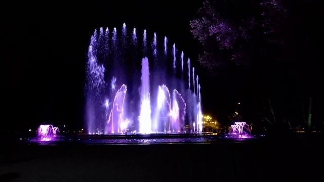 Musical Fountain, Margitsziget (Margaret Island), Hungary смотреть онлайн