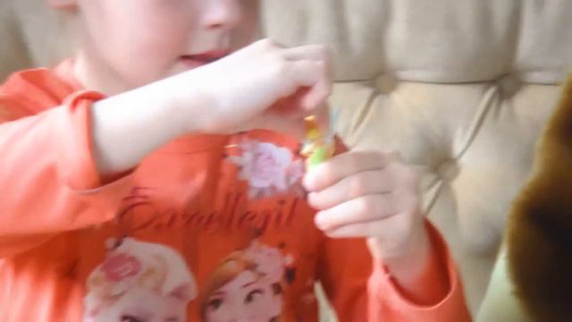 Маша Открывает Киндер-Сюрпризы смотреть онлайн