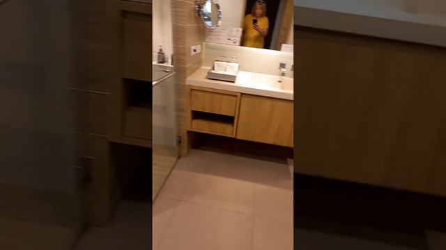 PHUKET Graceland Resort And Spa. Видео обзор двух разных номеров.