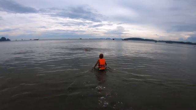 Финальный заплыв в Тайланде! смотреть онлайн