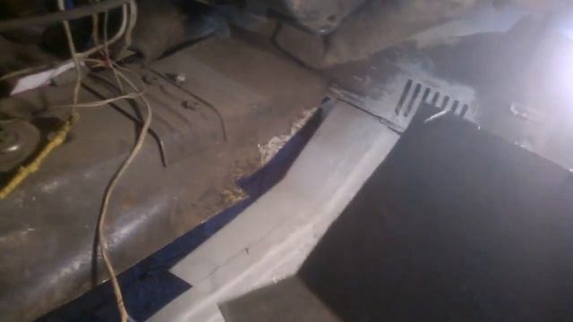 Таврия. Ремонт пола и соединителя лонжеронов. Замена лонжерона пола смотреть онлайн