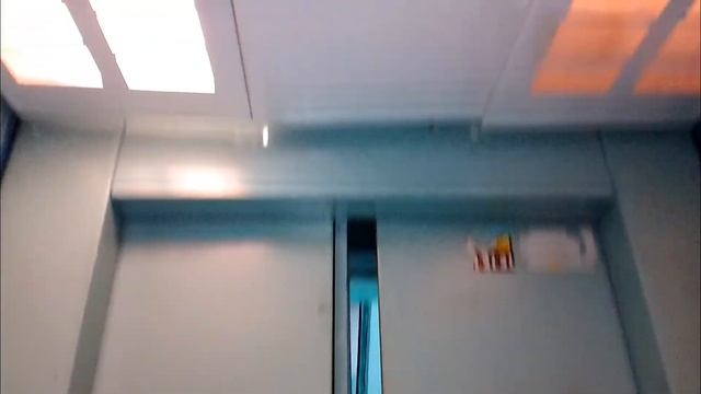 необычный лифт (МЛМ-2007) на 5 этажей в редком доме для Волгограда. смотреть онлайн