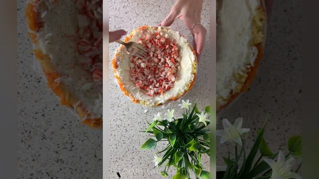 Салат нежный, вкусный, слоёный и крабовый. смотреть онлайн