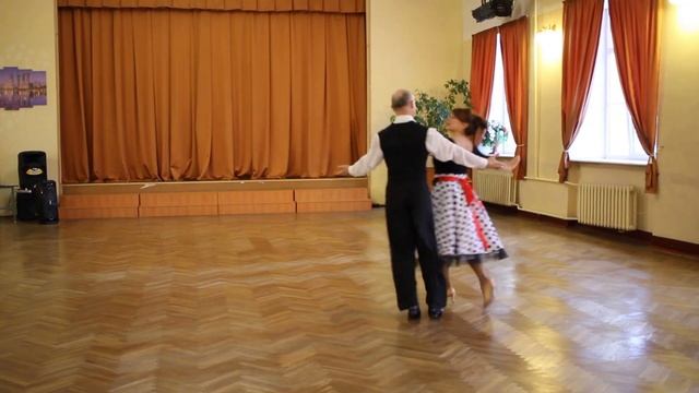 Учимся исполнять бальный танцы. Весёлый танец Лебёдушка смотреть онлайн