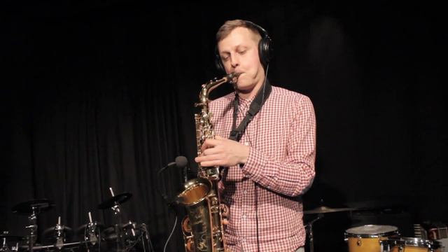 Lady Gaga and Bradley Cooper- Shallow (saxophone cover by Vytautas Petrauskas) смотреть онлайн