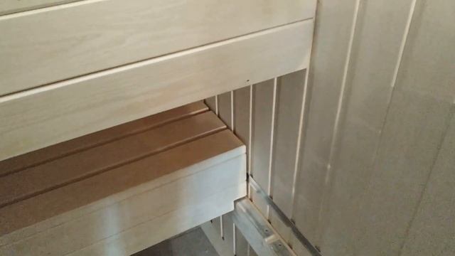 Выдвижные полки в бане.