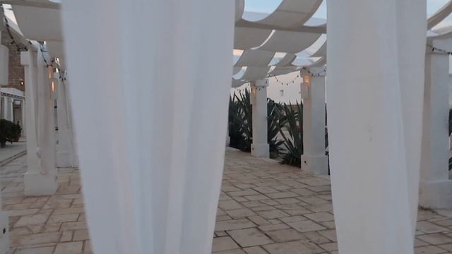 PUGLIA, ITALY MUST DO & TRAVEL GUIDE (Polignano a Mare, Ostuni, Lecce & More!) смотреть онлайн