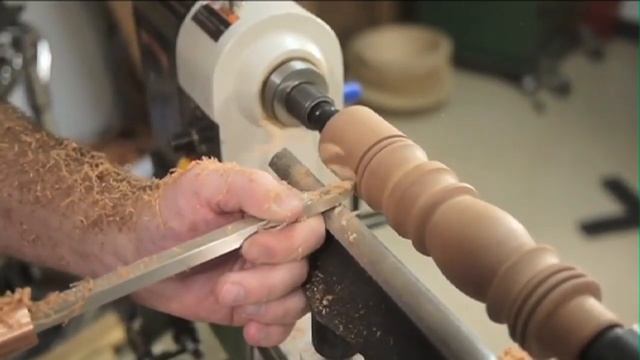 Turning a Table Leg using Easy Wood Tools (Woodturning Project) смотреть онлайн
