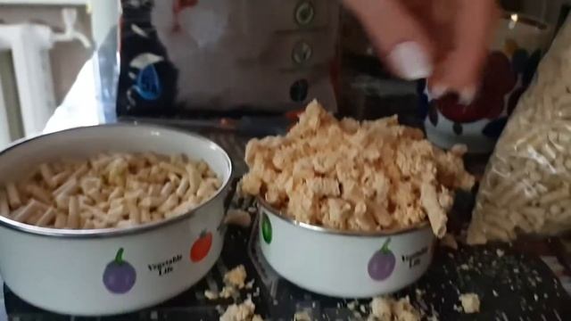 Видео-обзор наполнителя для кошачьего туалета ECO-Premium смотреть онлайн