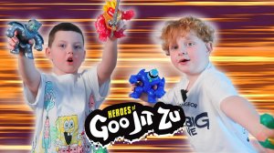 Макар и Гордей играют с игрушками героями "Гуджитсу"