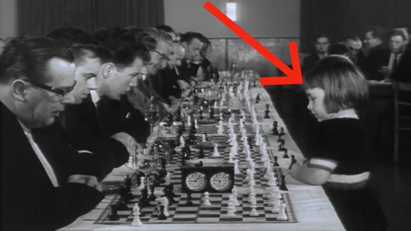 Шахматы. 5-летняя малышка РВЁТ опытных шахматистов. Школа шахмат d4-d5. смотреть онлайн