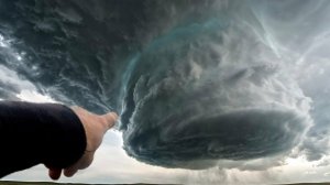 12 Самых Разрушительных ТОРНАДО в Истории