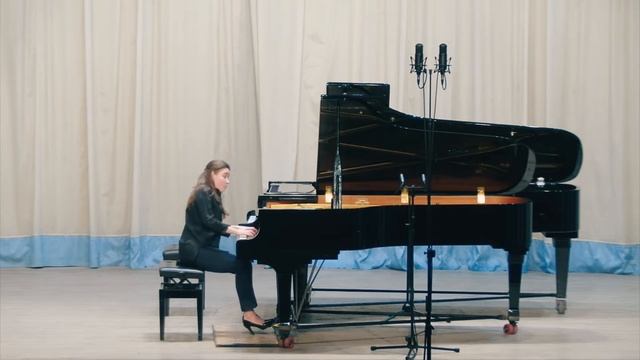 Екатерина Михайлова - Й.Гайдн - Соната cis moll 1 часть смотреть онлайн