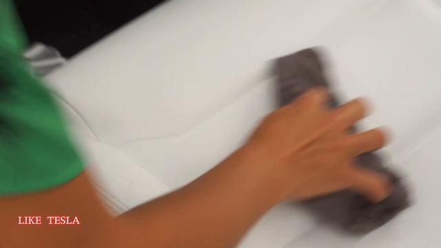 Model X White Seats Tested with Coffee, Ketchup & More! смотреть онлайн