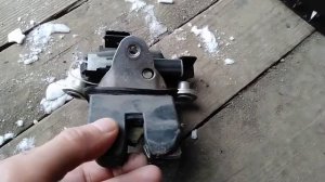 замок багажника Skoda Fabia