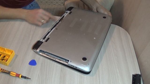 Разборка ноутбука HP 15-p104nr смотреть онлайн