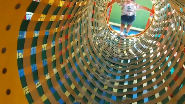 Ванюшка в детском развлекательном центре Fly Park в Dream Town. Развлечения для детей. смотреть онлайн