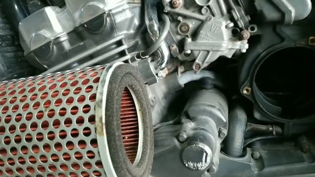 Замена воздушного фильтра Honda CB400 смотреть онлайн