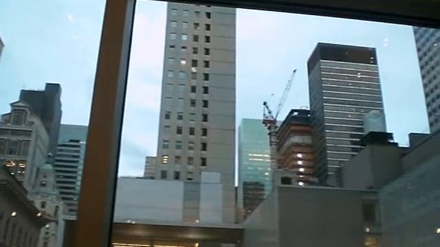 Petite vue de Building depuis le MoMA смотреть онлайн