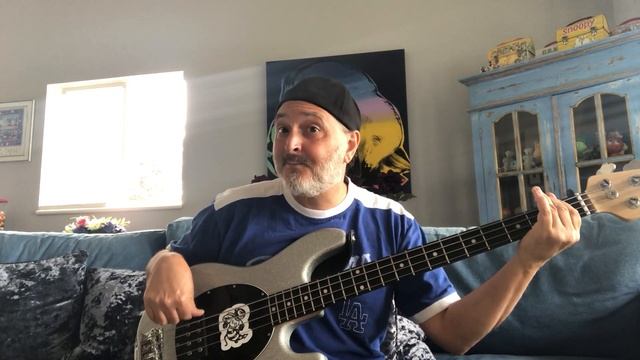 "Give A Little Bit" Goo Goo Dolls vs Super Tramp - The Bass Series смотреть онлайн