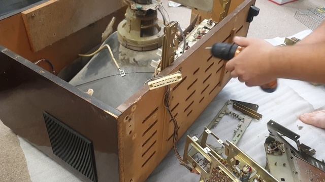 Сколько меди в телевизоре ГОРИЗОНТ 728, Часть 1. смотреть онлайн
