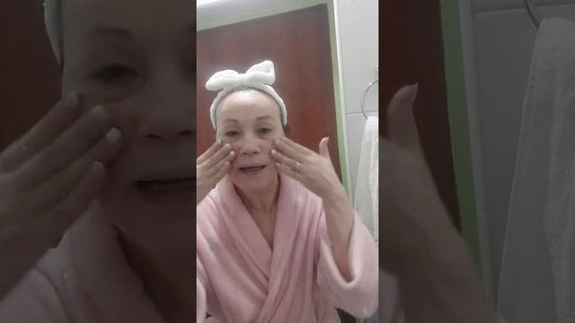 Вечерний уход за кожей с системой для пилинга лица смотреть онлайн