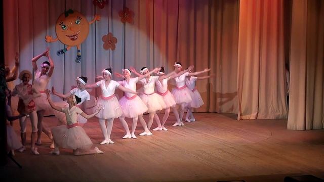 "АПЕЛЬСИН" Коллектив эстрадно-спортивного танца . Танец "Моцарт" 28.05.2015 смотреть онлайн