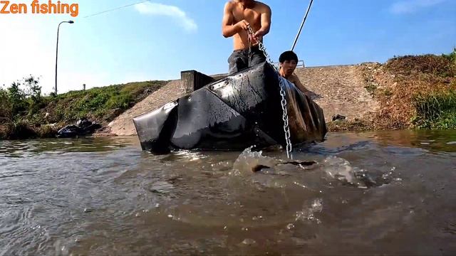 Catching Giant Fish Monster On River | ZEN FISHING смотреть онлайн
