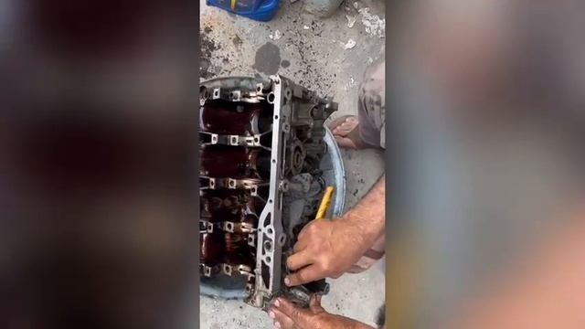 Suzuki Liana Rxi 1.3 Engine Rebuild Part 1 смотреть онлайн